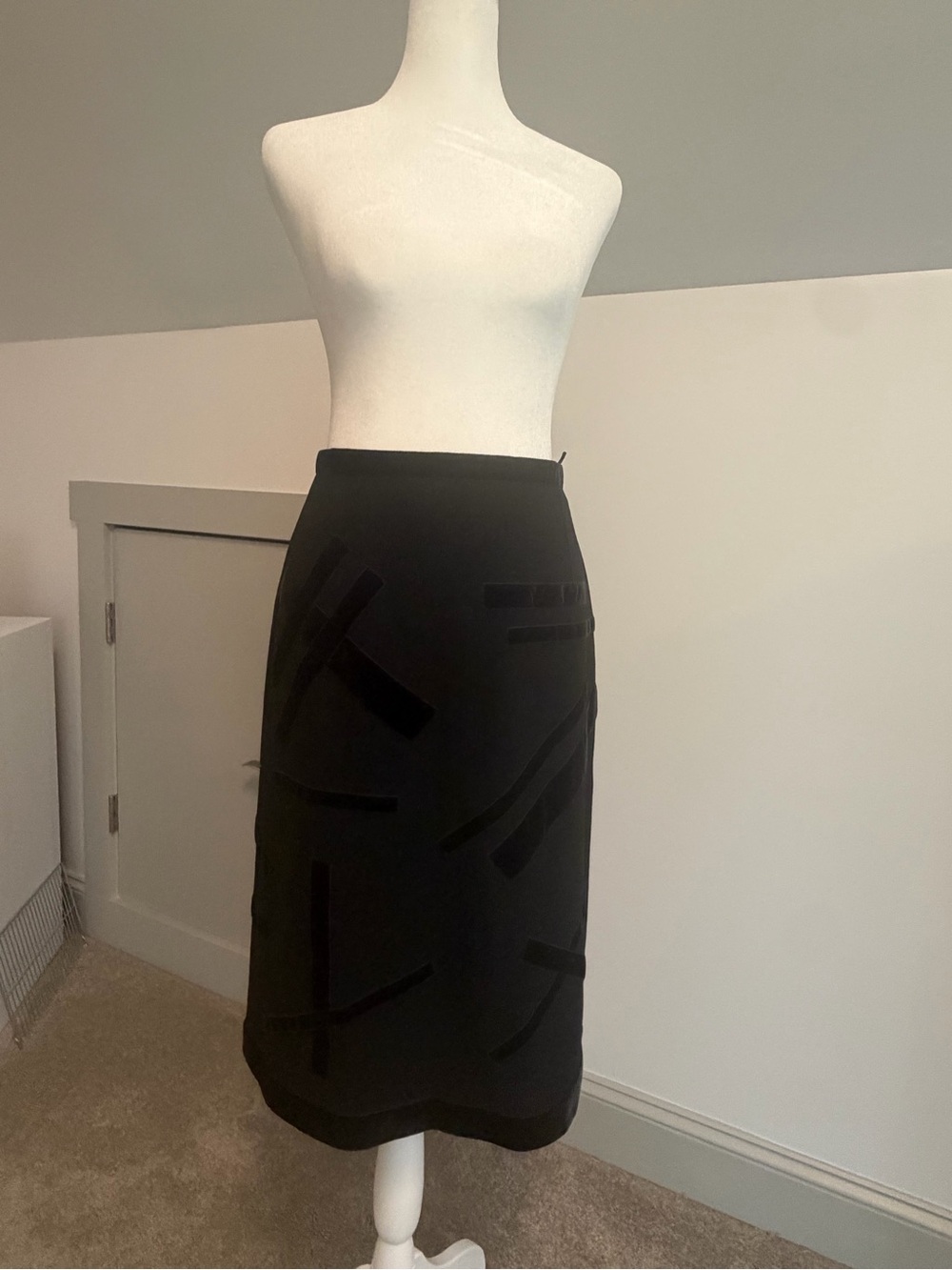 CHANEL Boutique Vintage Black Wool Velvet Applique Midi Skirt NY Sample Runway
